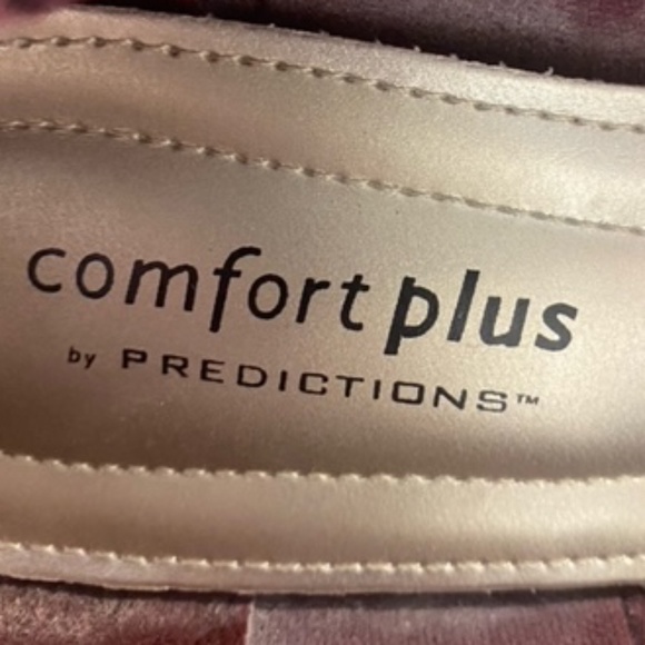 Burgundy or Maroon Pumps Size 6 - Picture 5 of 9